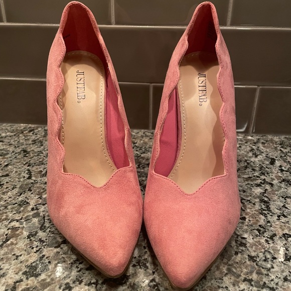 Pumps - Picture 1 of 3